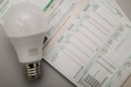 Nova regra reduz conta de luz para famílias do CadÚnico