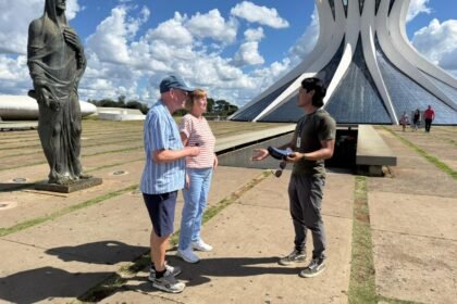 Alta no turismo internacional amplia demanda por guias qualificados no DF