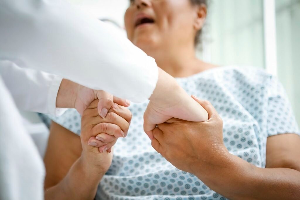 IgesDF abre seleção para médicos especialistas com salários de até R$ 18 mil