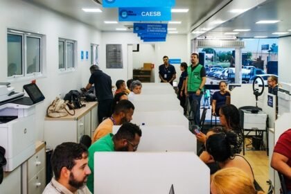Unidade itinerante do Na Hora atende eleitores em Água Quente