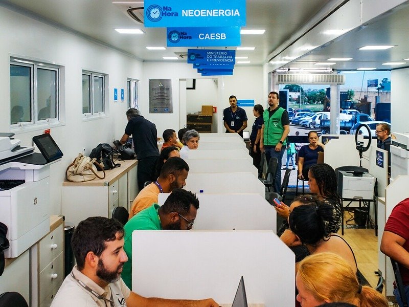 Unidade itinerante do Na Hora atende eleitores em Água Quente