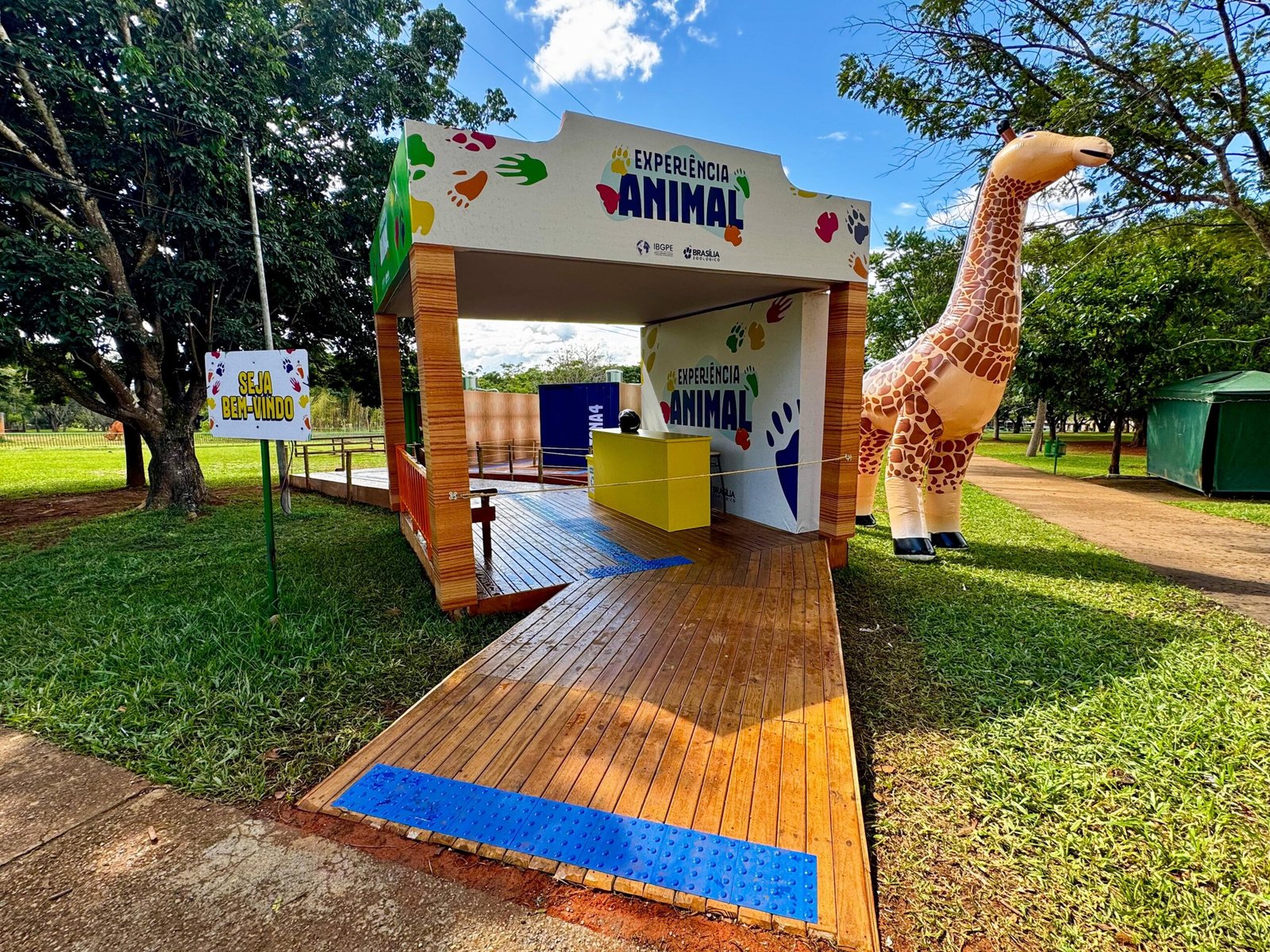 Zoológico de Brasília lança exposição imersiva inédita sobre a vida selvagem