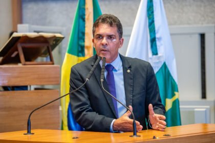 Câmara Legislativa promove sessão solene em homenagem a profissionais da educação