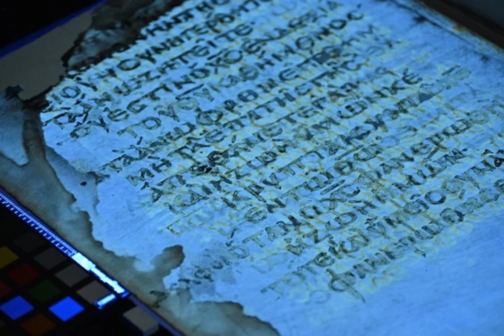 Manuscrito revela páginas perdidas do Novo Testamento