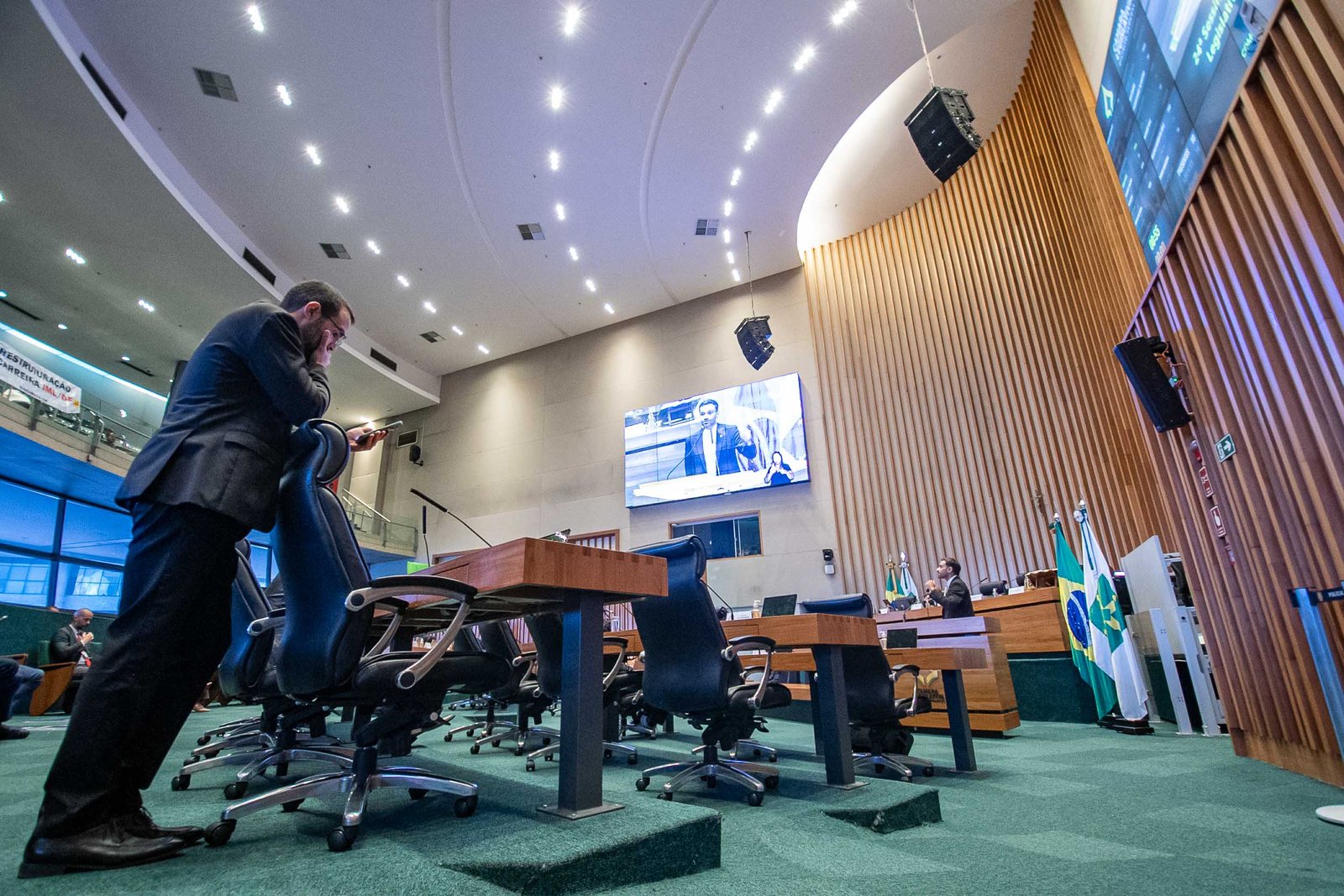 CLDF debate crise no BRB e deputados alertam para riscos ao funcionamento da instituição