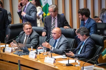 Câmara Legislativa aprova reajuste de 25% para gestores de escolas públicas do DF