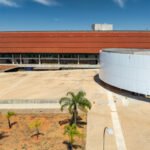 Câmara Legislativa recebe exposição sensorial e inclusiva que incentiva interação com as obras