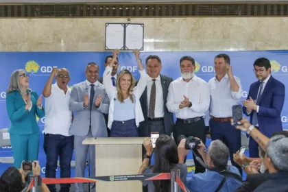 Celina Leão encaminha reajuste de gestores escolares e reforça prioridade na educação