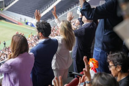 Governadora participa de ato religioso que reúne mais de 70 mil fiéis no Mané Garrincha