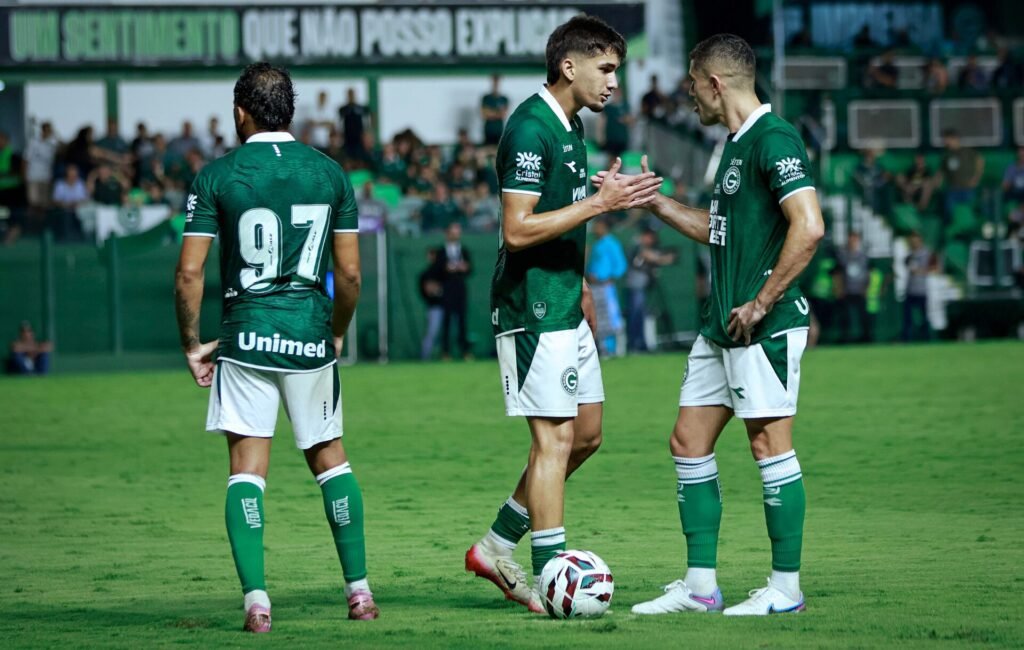 Convocação de Lucas Rodrigues movimenta bastidores do Goiás e gera repercussão no elenco em 2026