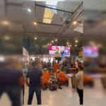 Trabalhador cai de telhado na Feira dos Goianos e fica em estado grave. Veja vídeo