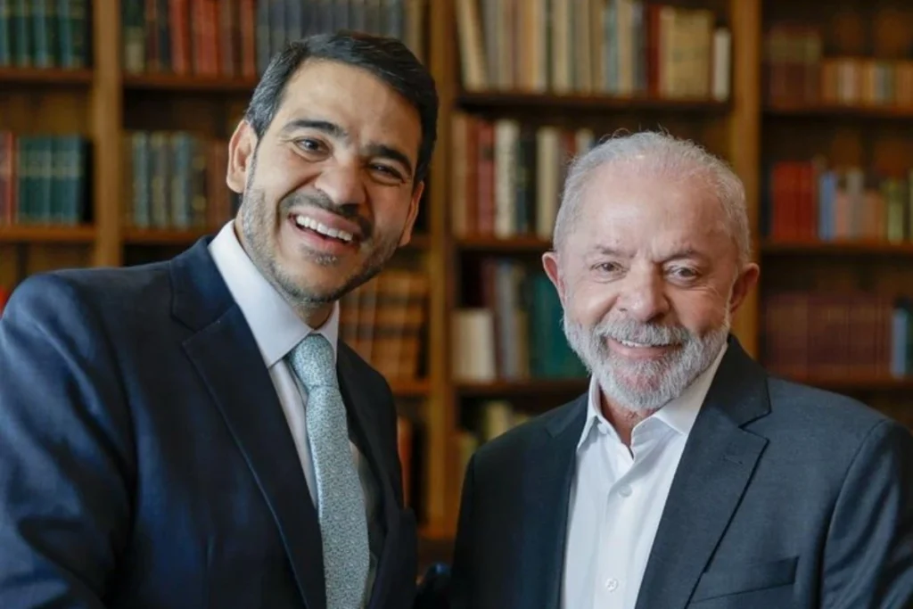 Messias vai se reunir com Lula antes de definir saída da AGU