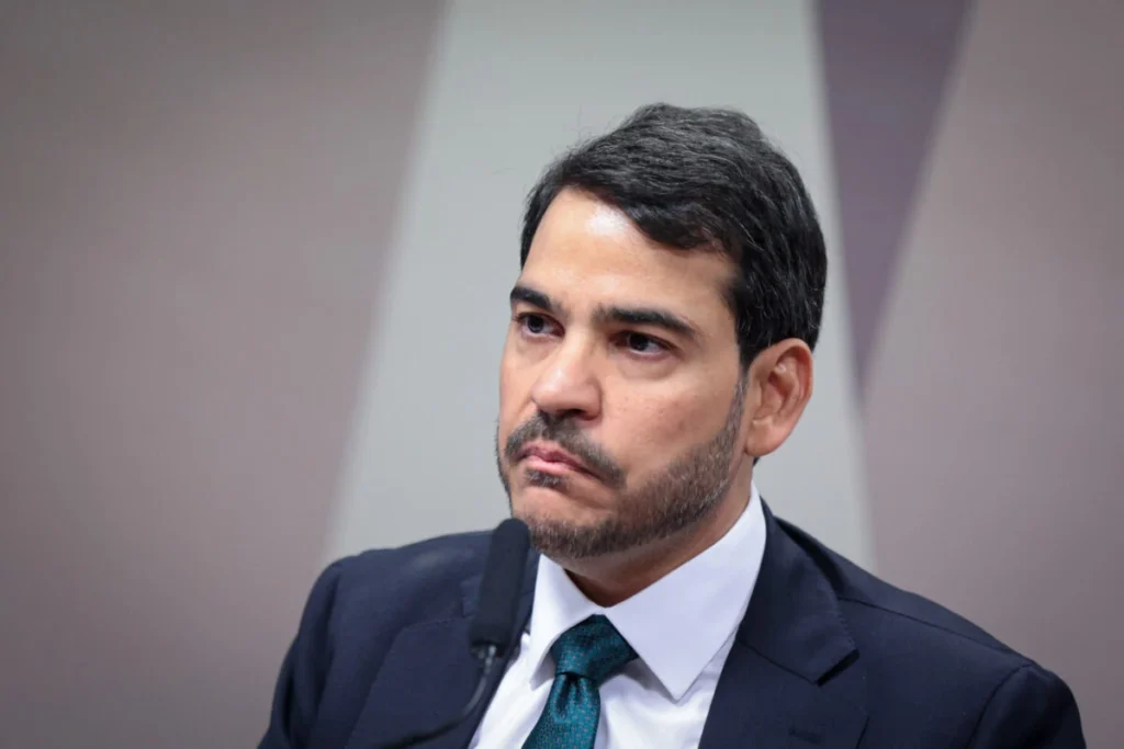 Messias faz gesto a Jaques Wagner após suposta traição: “Amigo”