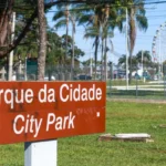Lazer ilhado: cercas no Parque da Cidade impedem acesso de pedestres