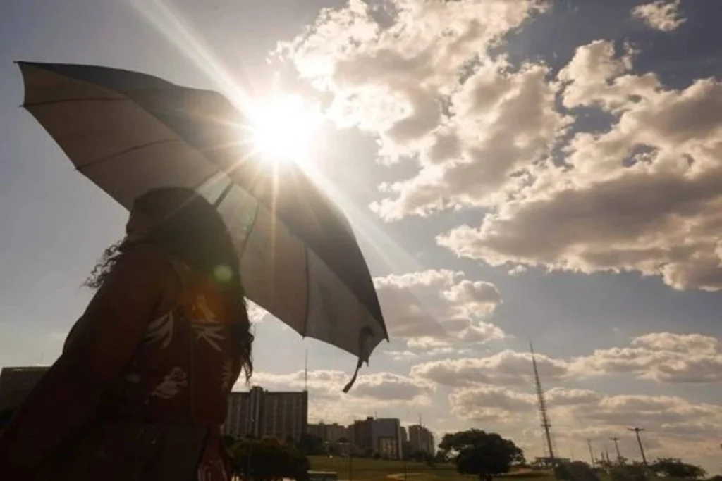 Clima: chuvas continuam no Nordeste e frente fria atinge Sul; confira
