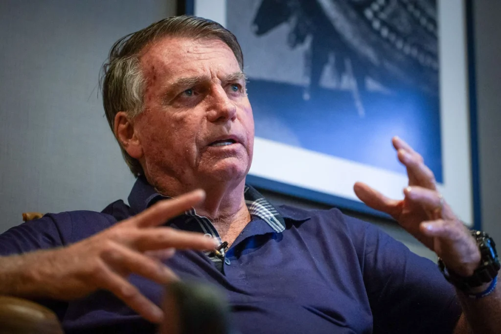 Boletim atualiza estado clínico de Bolsonaro neste domingo; confira