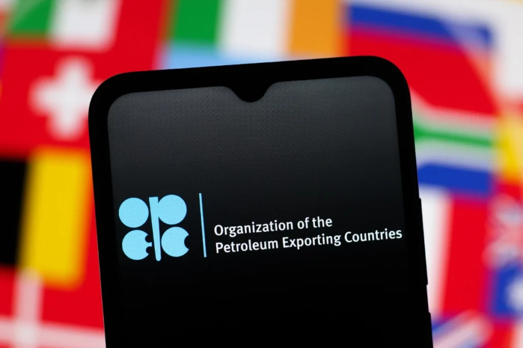 Em meio à guerra, países da Opep+ vão aumentar produção de petróleo
