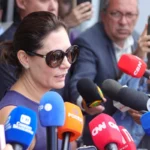 No 2º dia após cirurgia, Michelle diz que Bolsonaro tem dor controlada
