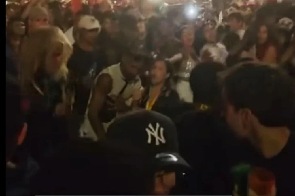 Megashow de Shakira tem confusão e aglomeração entre fãs em Copacabana