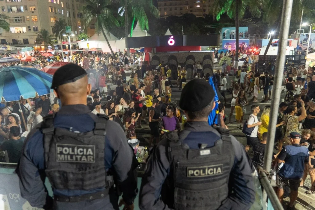 Mulher é presa após roubar 28 celulares no show da Shakira no Rio