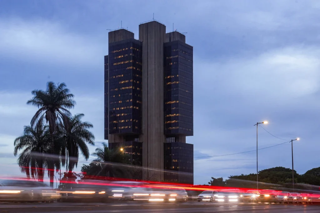 Focus: mercado sobe projeção da inflação para 4,89%