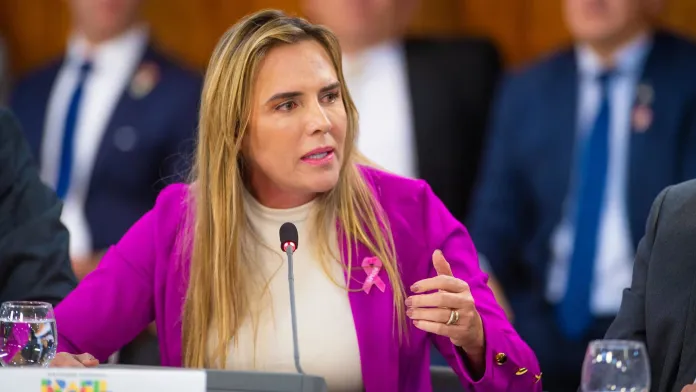 Governadora do DF nega ligação com ex-presidente do BRB após possível citação em delação