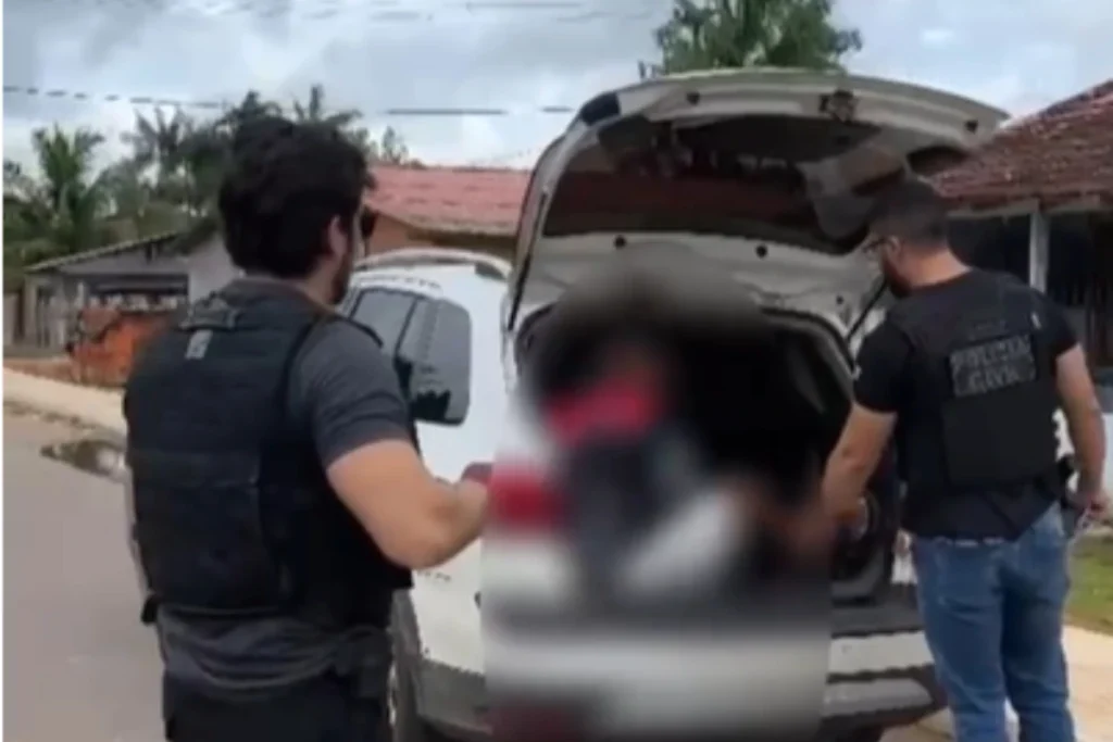 Homem é preso por vazar vídeos íntimos da ex após término da relação