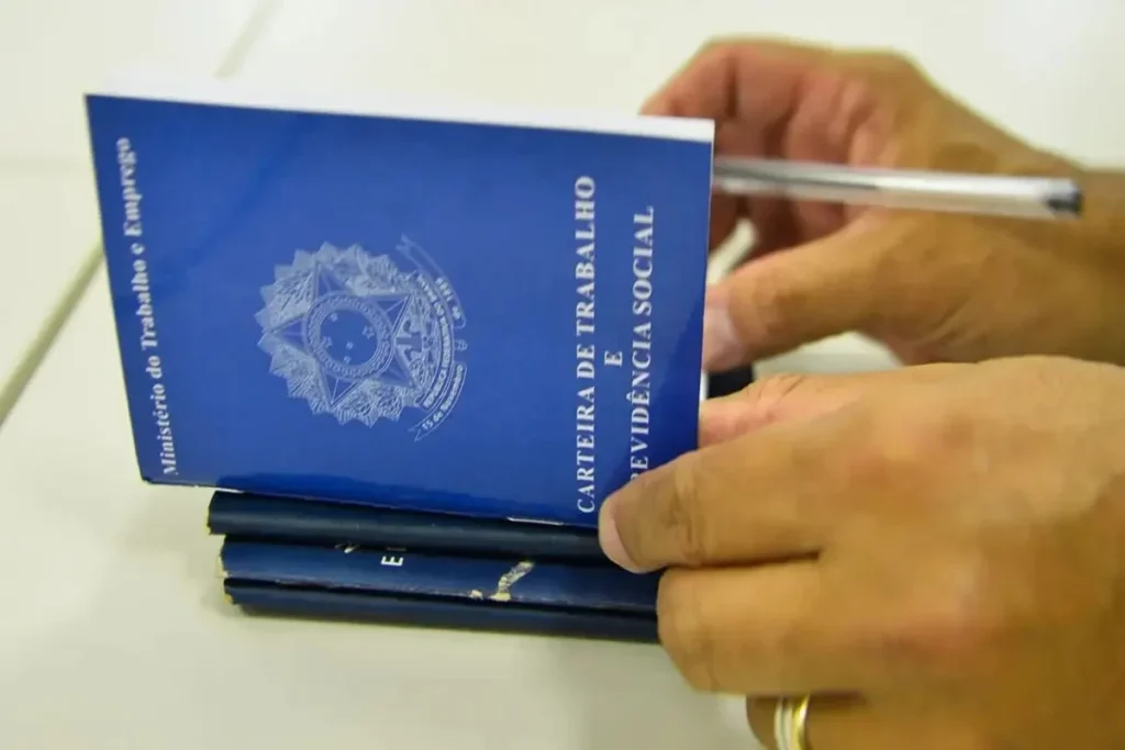 DF tem 1.130 vagas nesta terça-feira (5/5). Salários chegam a R$ 6 mil