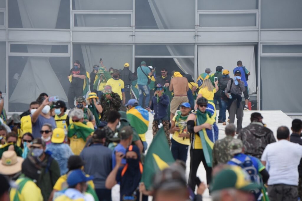 PM do DF expulsa cinco ex-integrantes da cúpula condenados por omissão no 8 de janeiro
