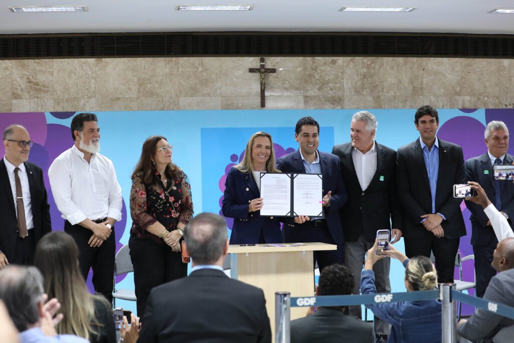 Programa vai tirar mais de 200 mil pacientes do DF da fila de espera por exames