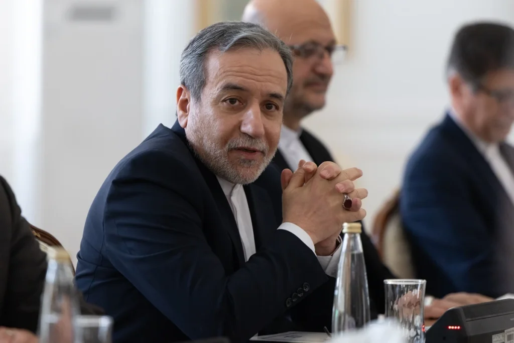 Em meio à guerra, chanceler do Irã faz visita diplomática à China
