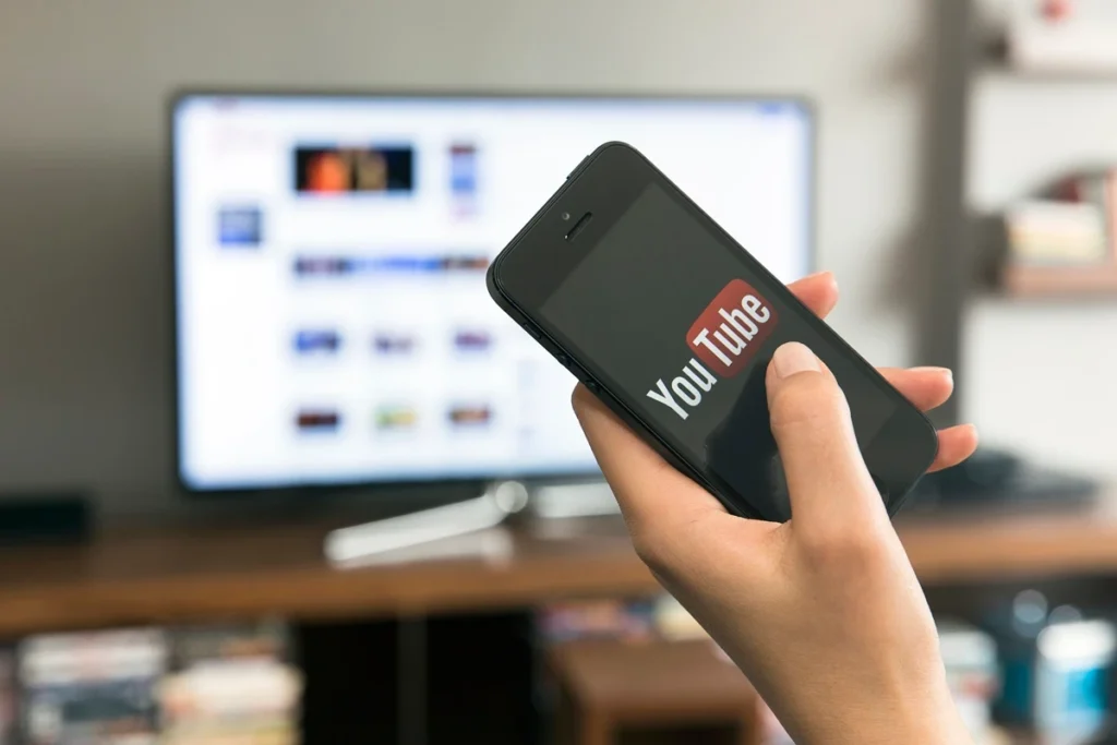 Governo muda classificação indicativa do YouTube de 14 para 16 anos