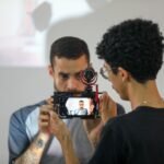 Curso gratuito ensina produtores culturais do DF a usar o celular para fortalecer a presença digital