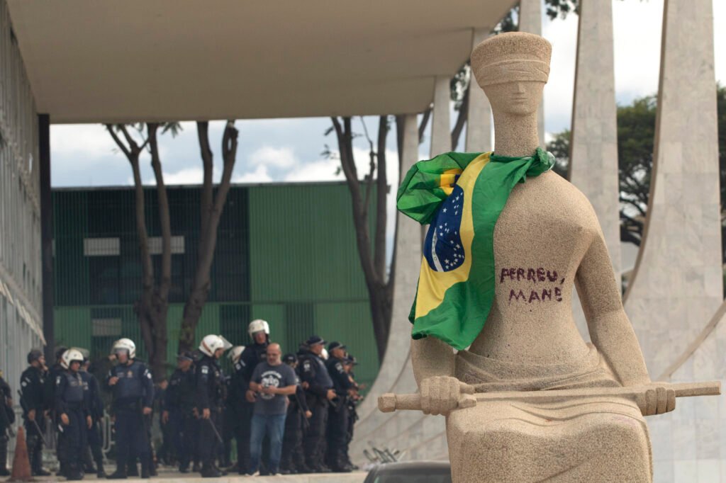 STF determina perda de cargo de oficiais do DF condenados pelo 8 de janeiro