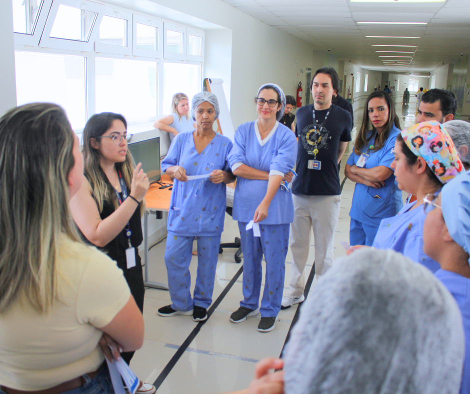 Ação educativa melhora atendimento a crianças no HCB