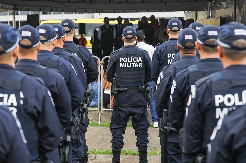 Sancionada lei que reajusta salários da segurança do DF — Senado Notícias