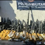 RJ: polícia acha bunker do TCP com 16 fuzis; 24 escolas são fechadas