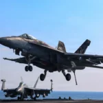 Caça F-18 dos EUA bombardeia navio do Irã que tentou furar bloqueio