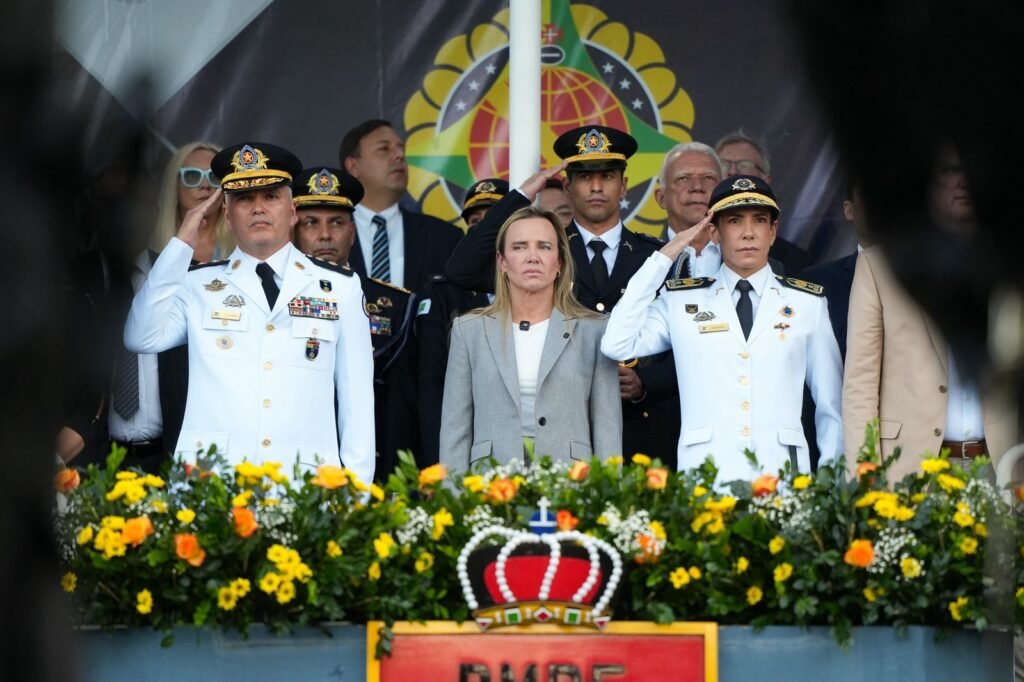 Passagem de comando da Polícia Militar do DF conta com a presença da governadora Celina Leão