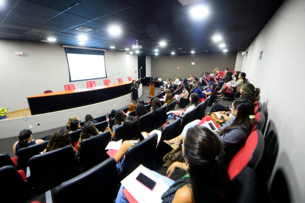 Profissionais de saúde alinham cuidado auditivo em unidades públicas do Distrito Federal