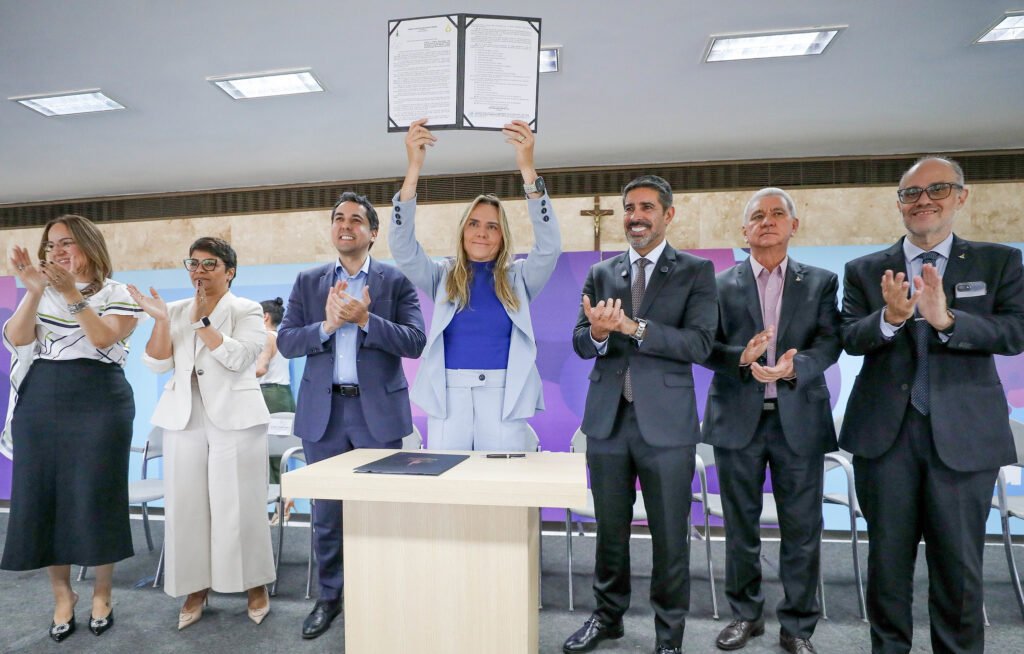 Governadora cria SUS Candanga para ampliar consultas e cirurgias