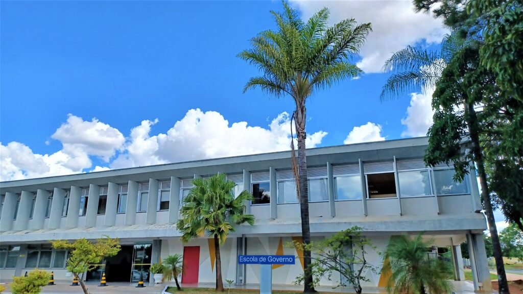 Cursos EaD com foco em inovação, gestão pública e inteligência artificial têm inscrições abertas