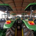Com investimento superior a R$ 6 milhões, GDF cede máquinas agrícolas a associações de produtores