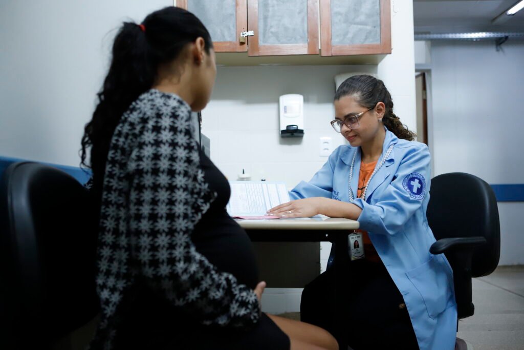 Gravidez precoce: SES-DF realiza mais de 250 ações educativas com adolescentes em 2025