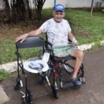 Saúde entrega cadeiras de rodas e de banho a pacientes