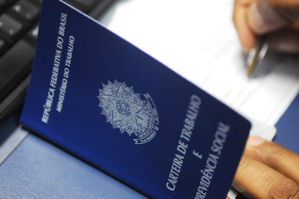 Agências do trabalhador têm mais de 500 vagas de emprego abertas nesta quarta (8)