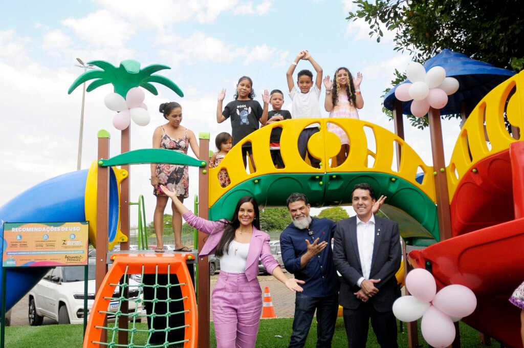 Secretaria de Saúde inaugura parquinhos em unidades da rede
