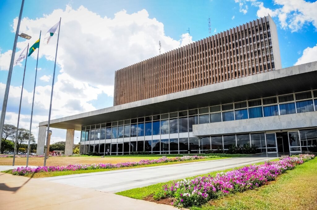 Decreto reforça prudência nos gastos com base no dinheiro em caixa