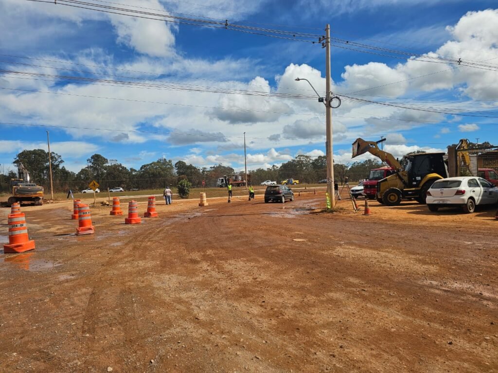 Começa pavimentação da avenida principal da Colônia Agrícola 26 de Setembro