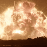 Foguete da Blue Origin explode durante teste na plataforma de lançamento
